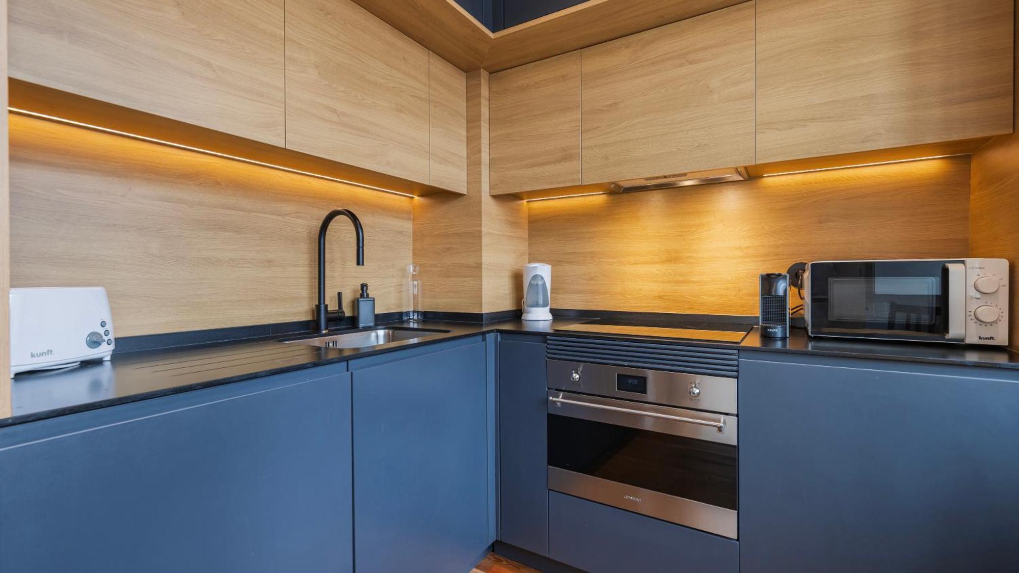 Apartment Modern And Bright By Lovelystay *