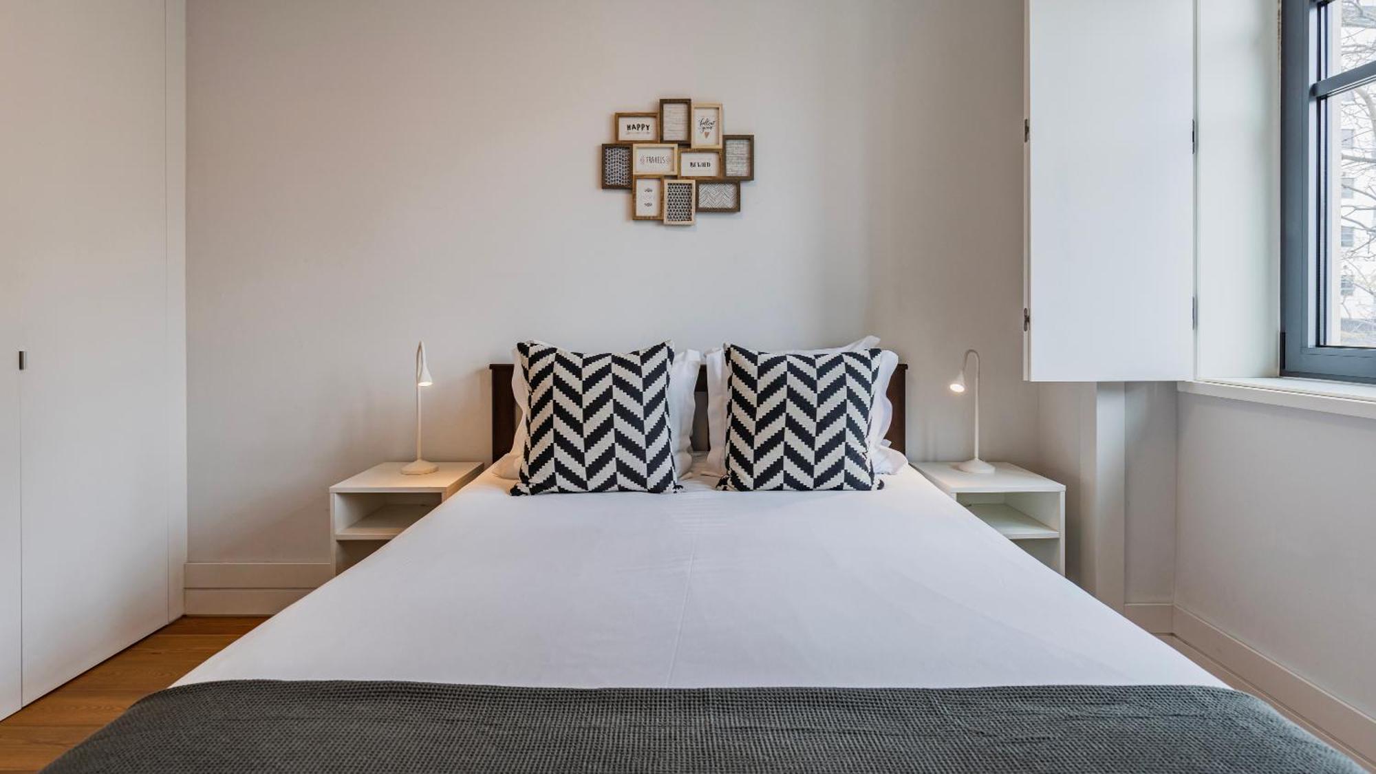 Apartment Modern And Bright By Lovelystay