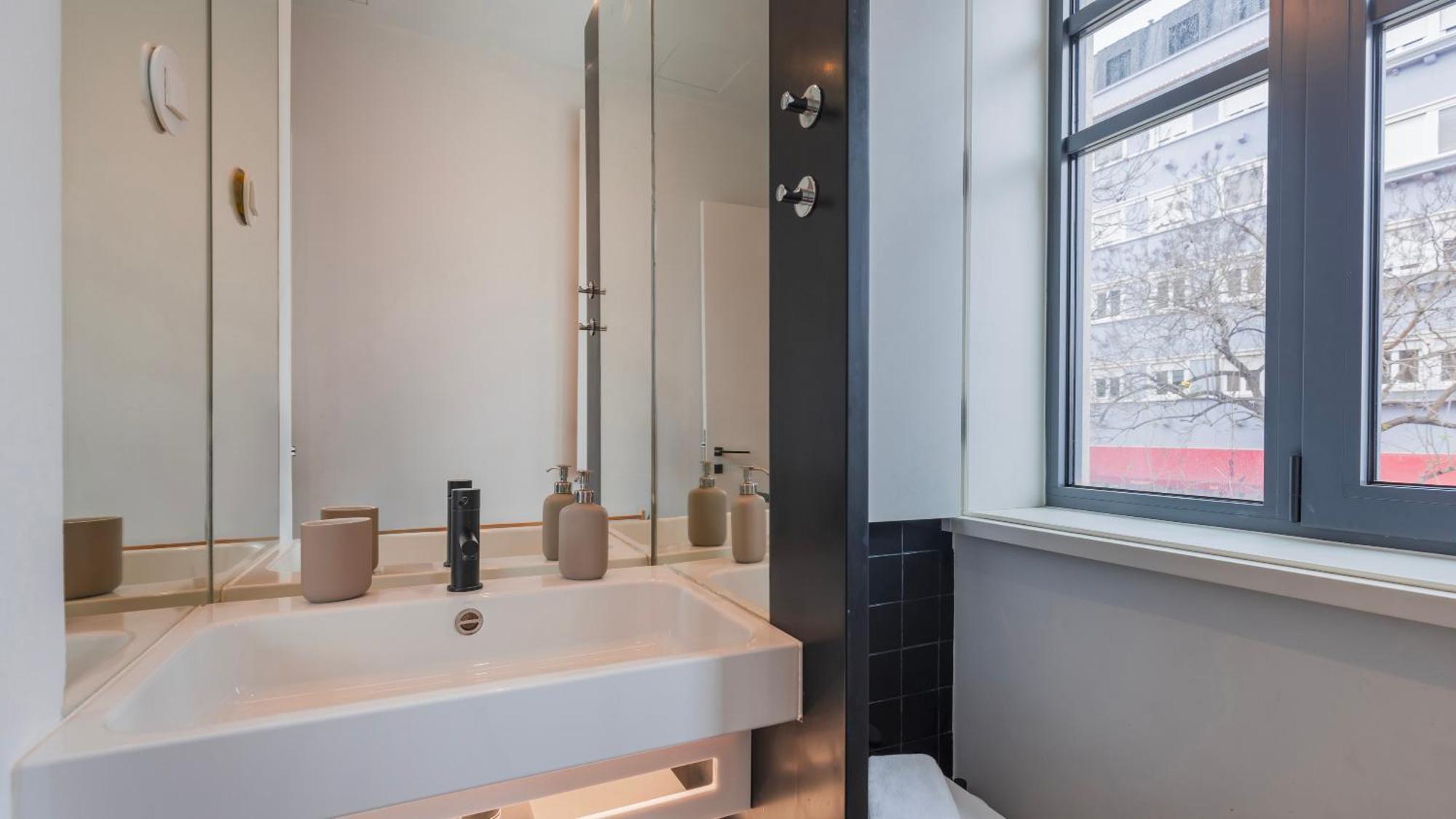 Apartment Modern And Bright By Lovelystay Lisbon