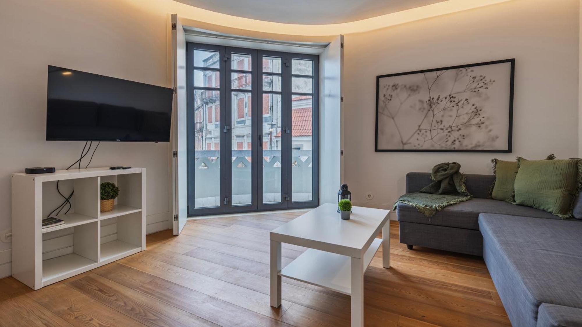 Modern And Bright By Lovelystay Apartment *